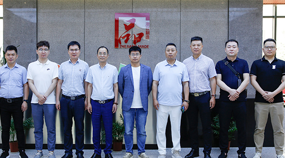 京東廚電總經(jīng)理及北京嵊州商會(huì)會(huì)長一行蒞臨科恩集成灶總部考察